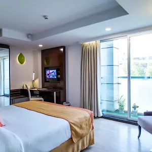 **** Otel Platinum Bangladeş